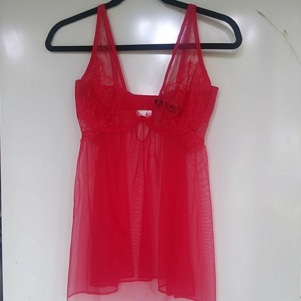 Victoria's secret Lingeri sz 36D color red,lace &